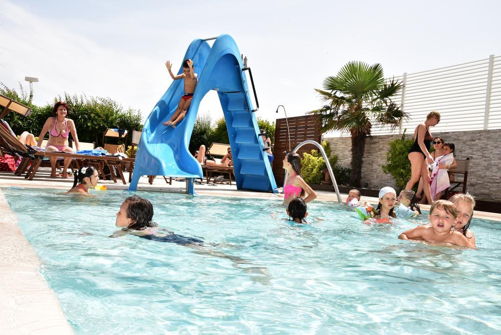 Hotel Fedora Riccione Eksteriør billede